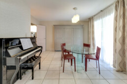 Mise en valeur piano Steinway et papier peint Missprint