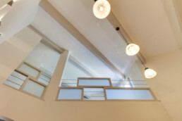 Garde corps sur mesure bois , verre sablé et métal